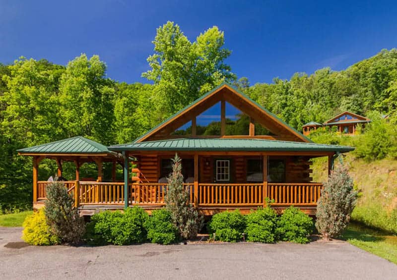 Raccoon Retreat Pet-Friendly Cabin in Cherokee