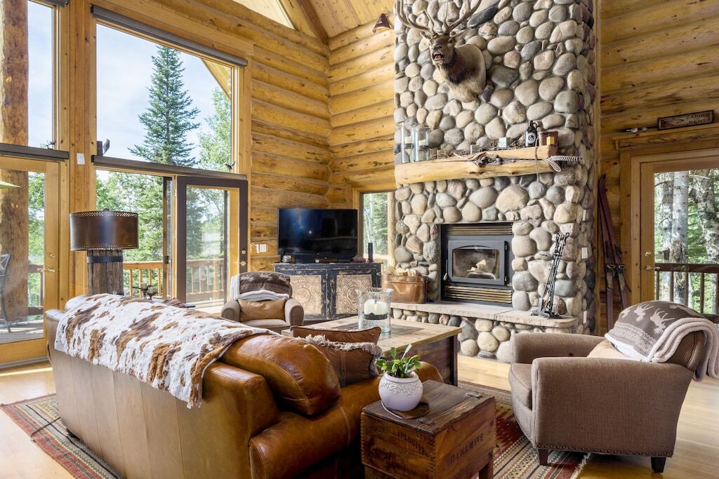 Log Cabin in Buffalo Pass